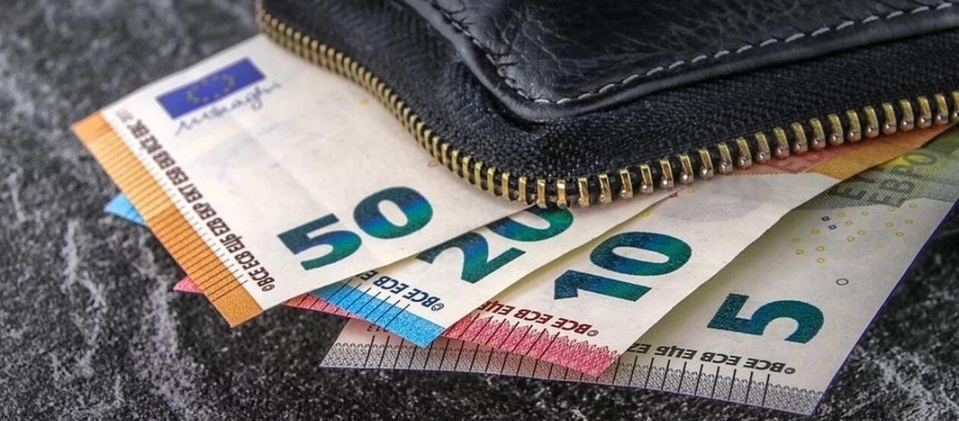 Κοινωνικό μέρισμα: Οριστικοποιούνται τα ποσά - Ποιοι θα το λάβουν